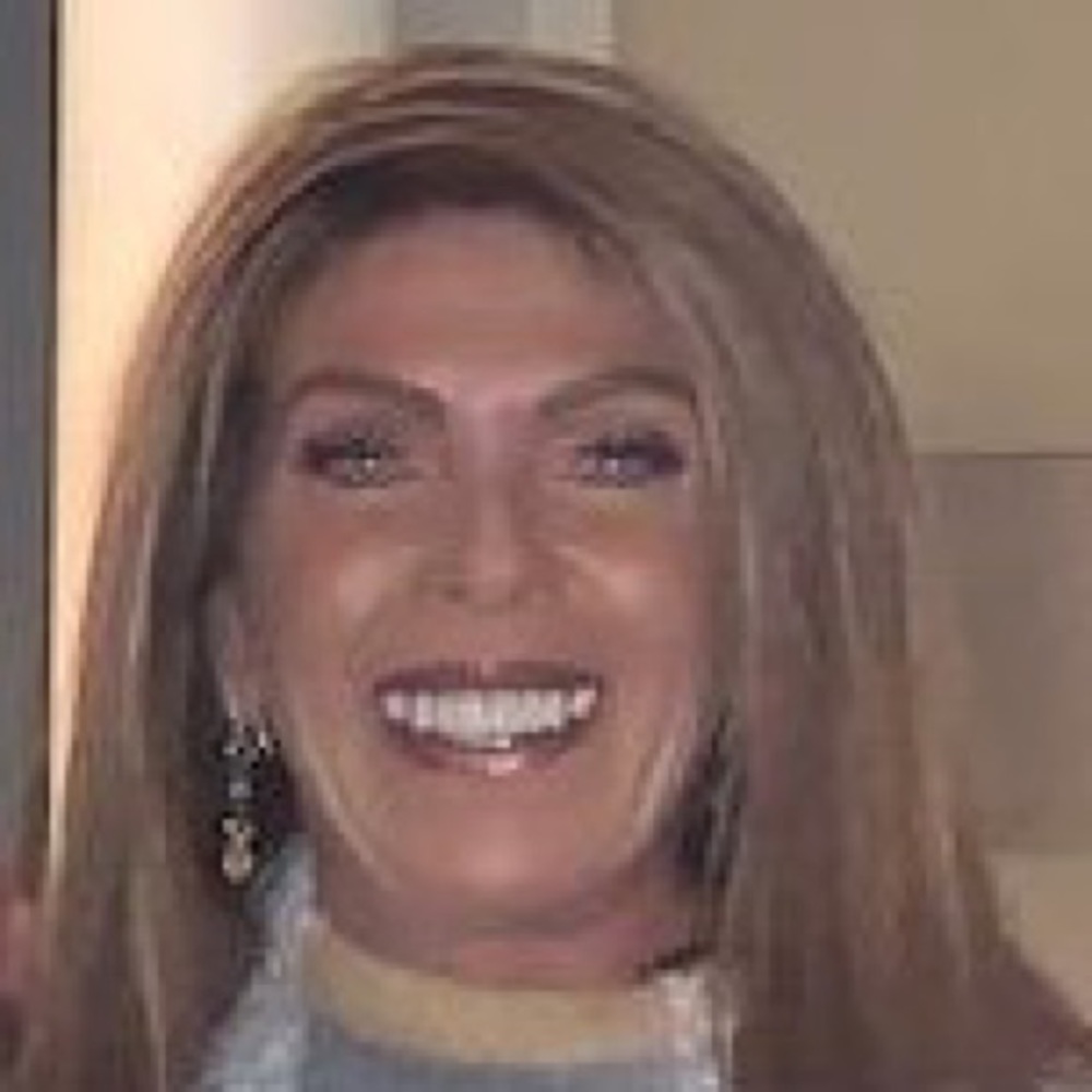 Meet your Posher, Debbie